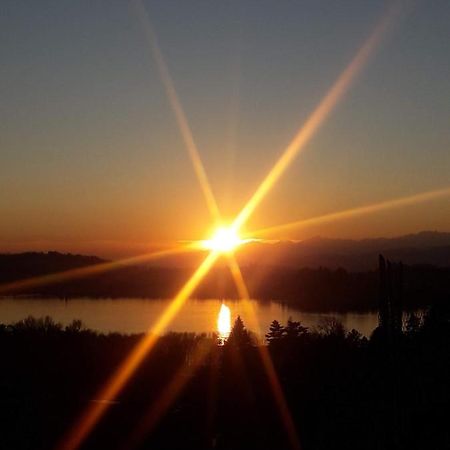 Appartamento Tramonto Al Lago Gavirate Esterno foto
