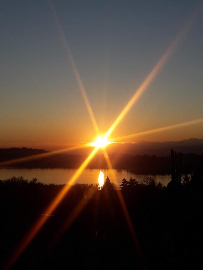 Appartamento Tramonto Al Lago Gavirate Esterno foto